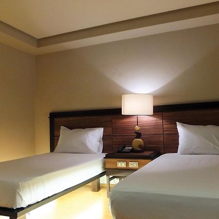 Soleste Suites Ciudad Quezon Exterior foto