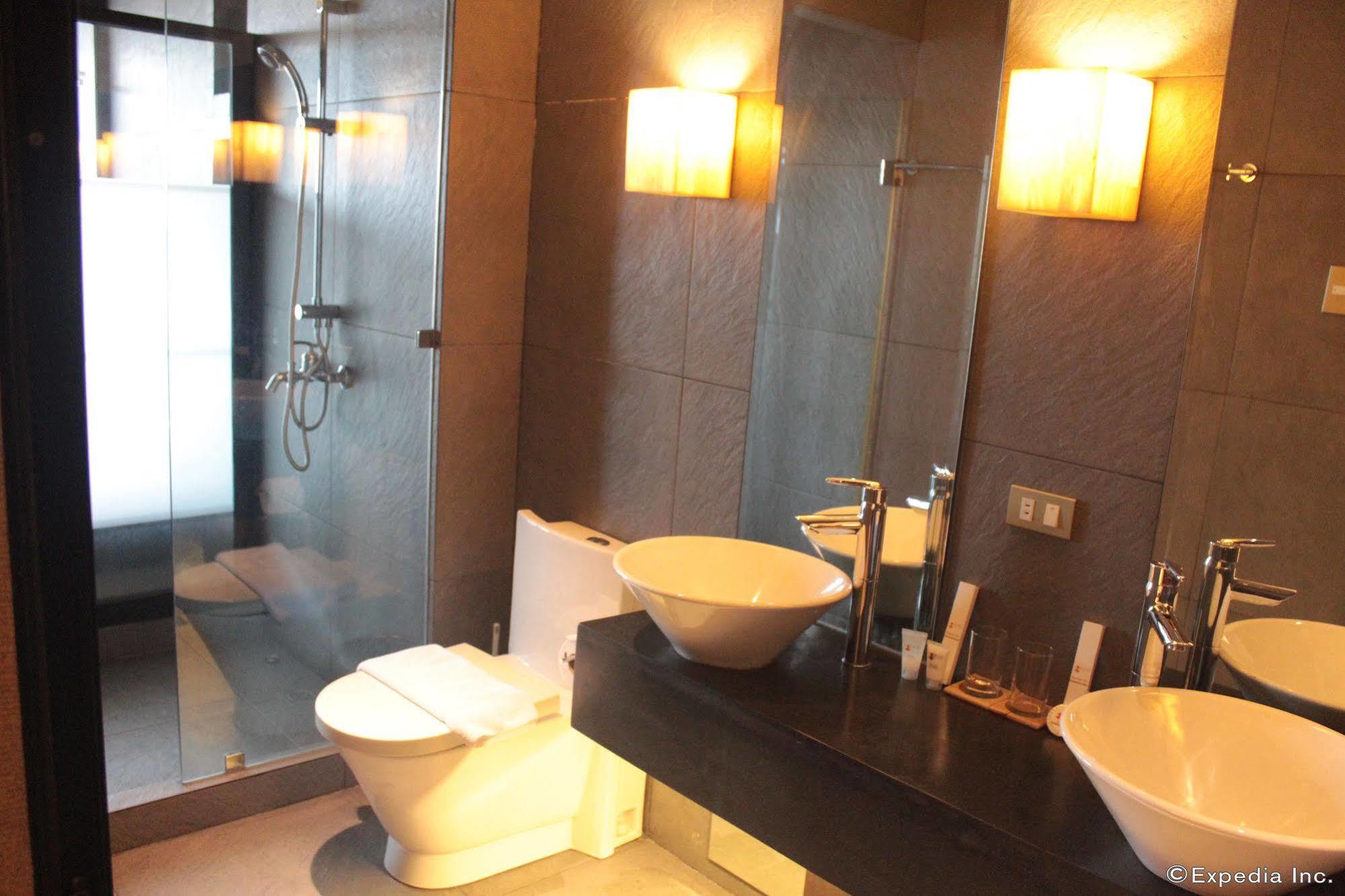 Soleste Suites Ciudad Quezon Exterior foto