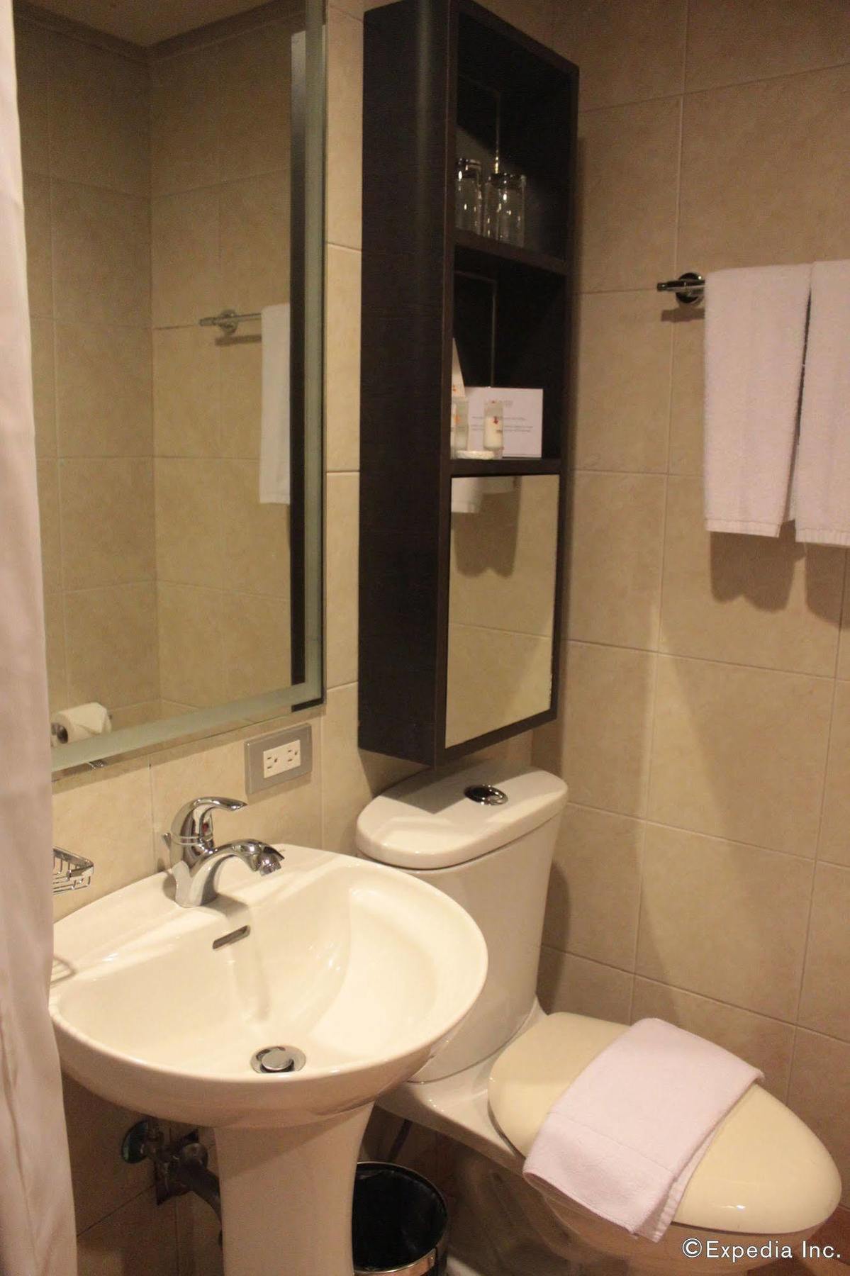 Soleste Suites Ciudad Quezon Exterior foto
